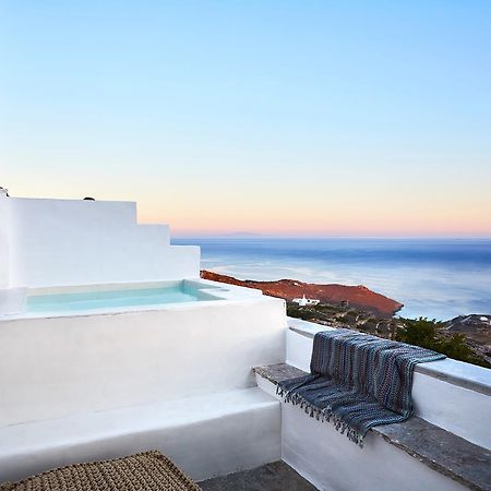 Living Theros Luxury Suites Kardhianí Dış mekan fotoğraf