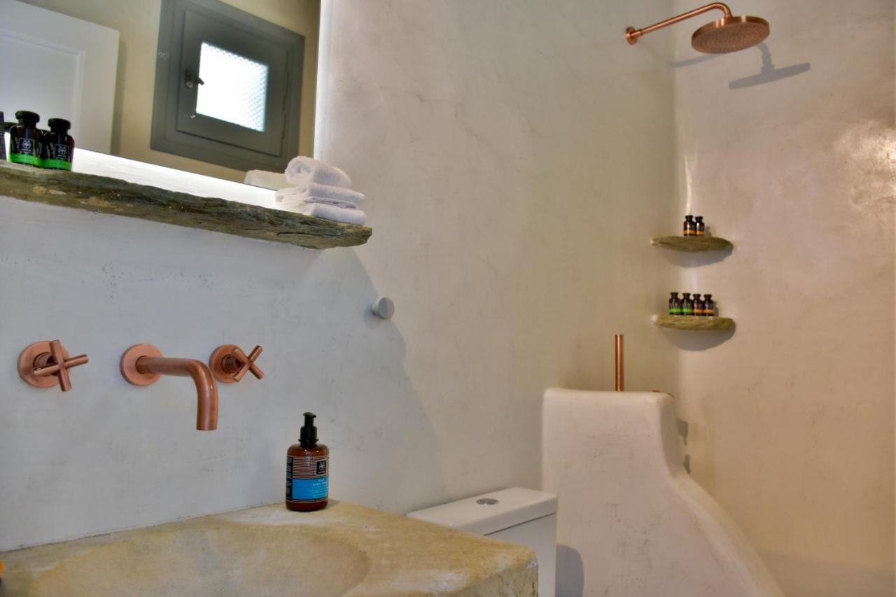 Living Theros Luxury Suites Kardhianí Dış mekan fotoğraf