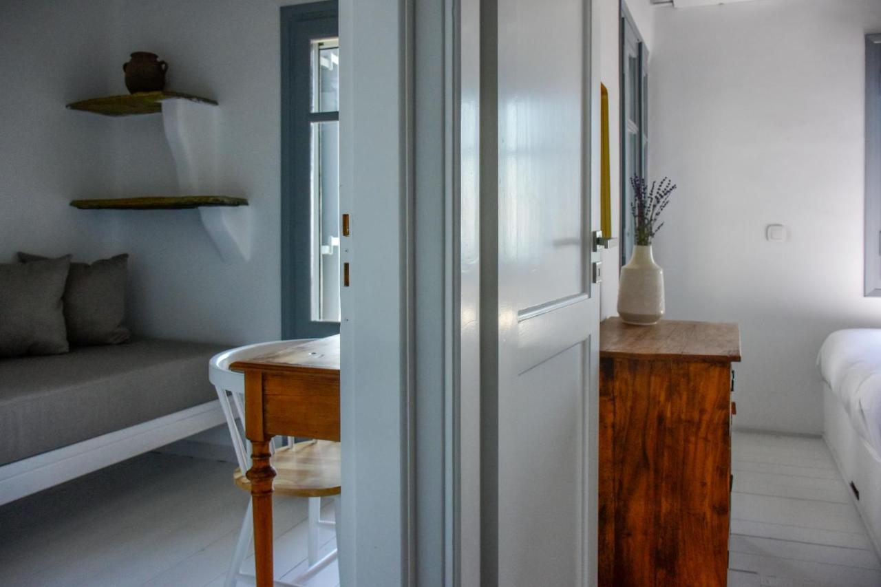 Living Theros Luxury Suites Kardhianí Dış mekan fotoğraf