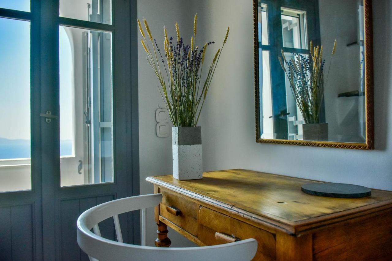 Living Theros Luxury Suites Kardhianí Dış mekan fotoğraf