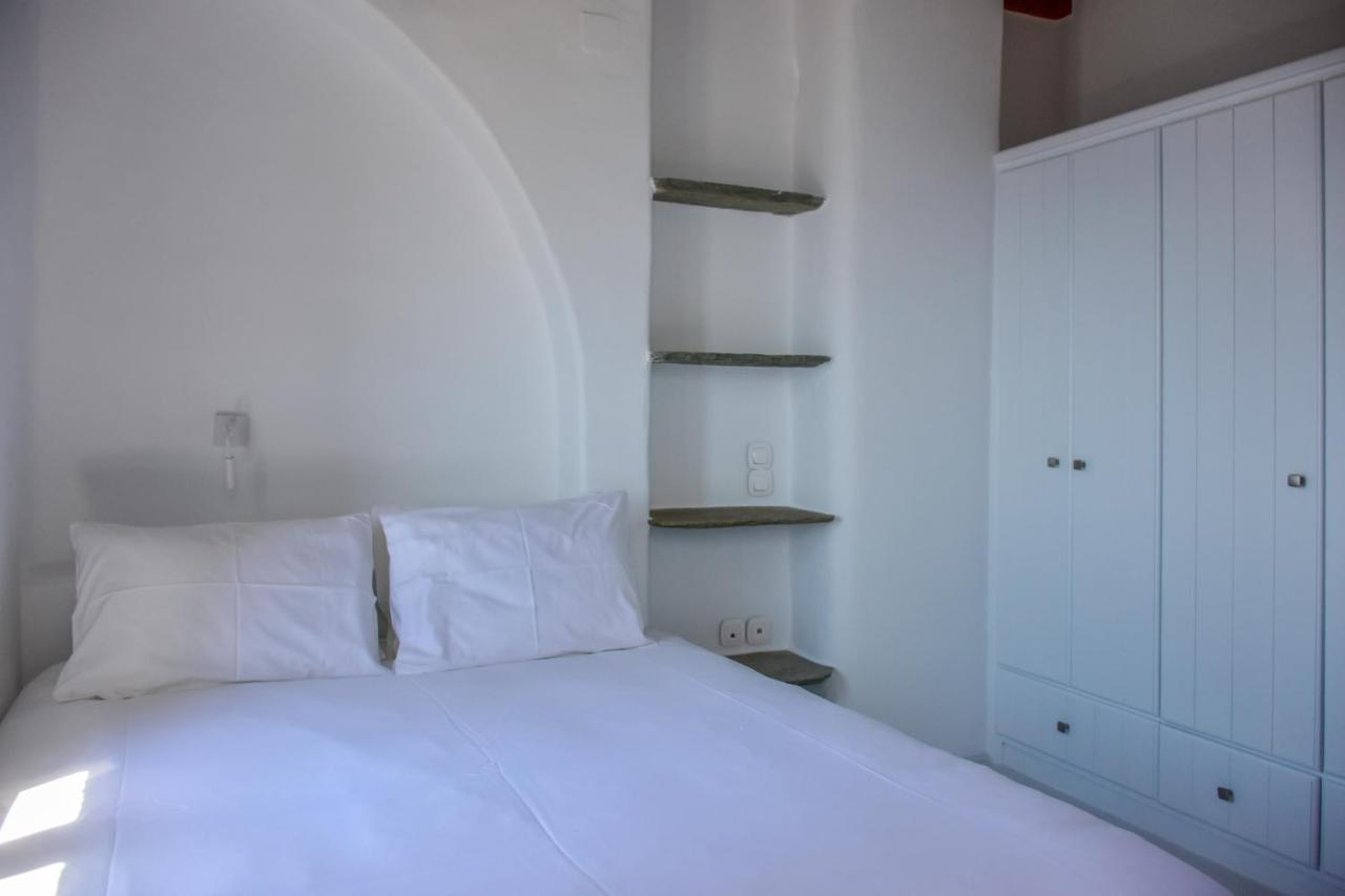 Living Theros Luxury Suites Kardhianí Dış mekan fotoğraf