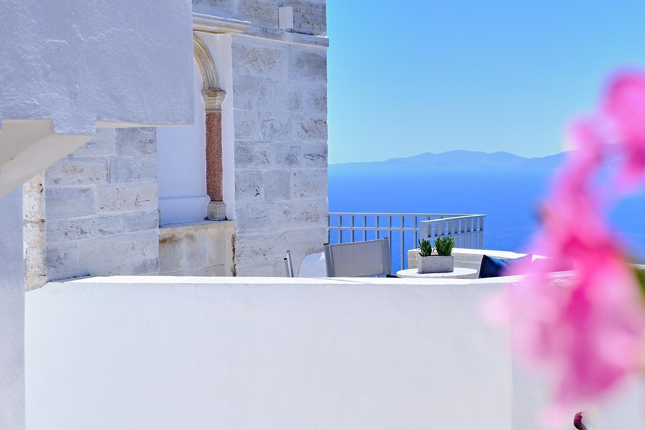 Living Theros Luxury Suites Kardhianí Dış mekan fotoğraf