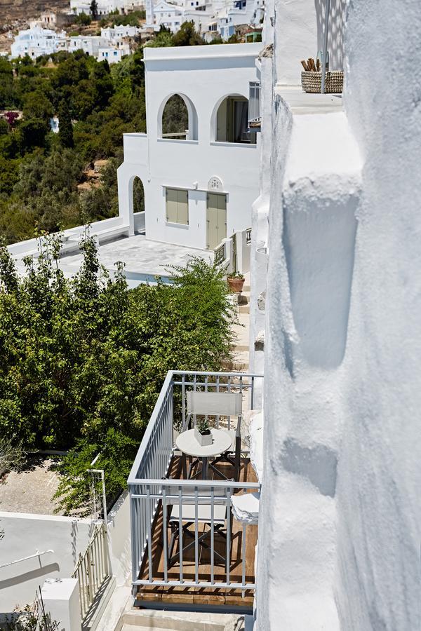 Living Theros Luxury Suites Kardhianí Dış mekan fotoğraf