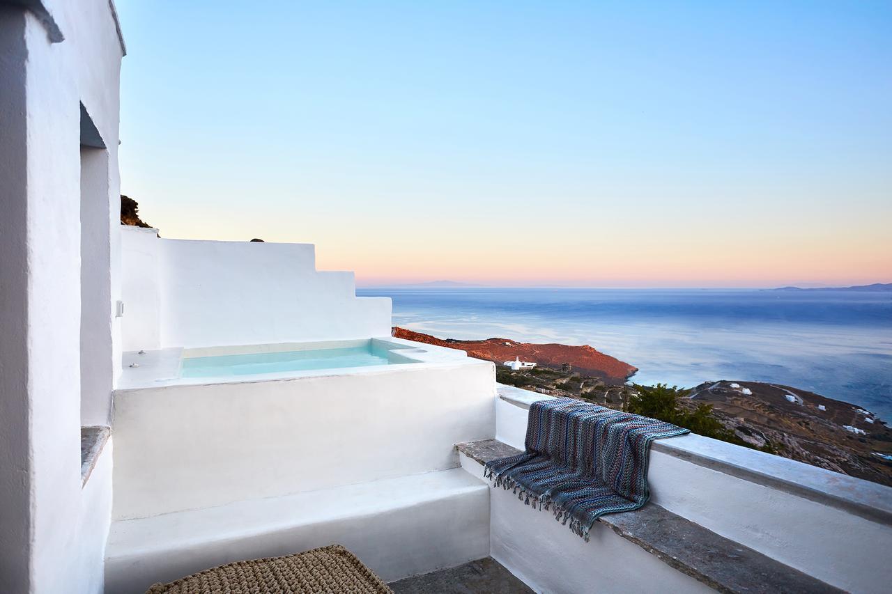 Living Theros Luxury Suites Kardhianí Dış mekan fotoğraf