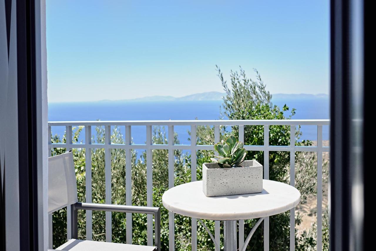 Living Theros Luxury Suites Kardhianí Dış mekan fotoğraf