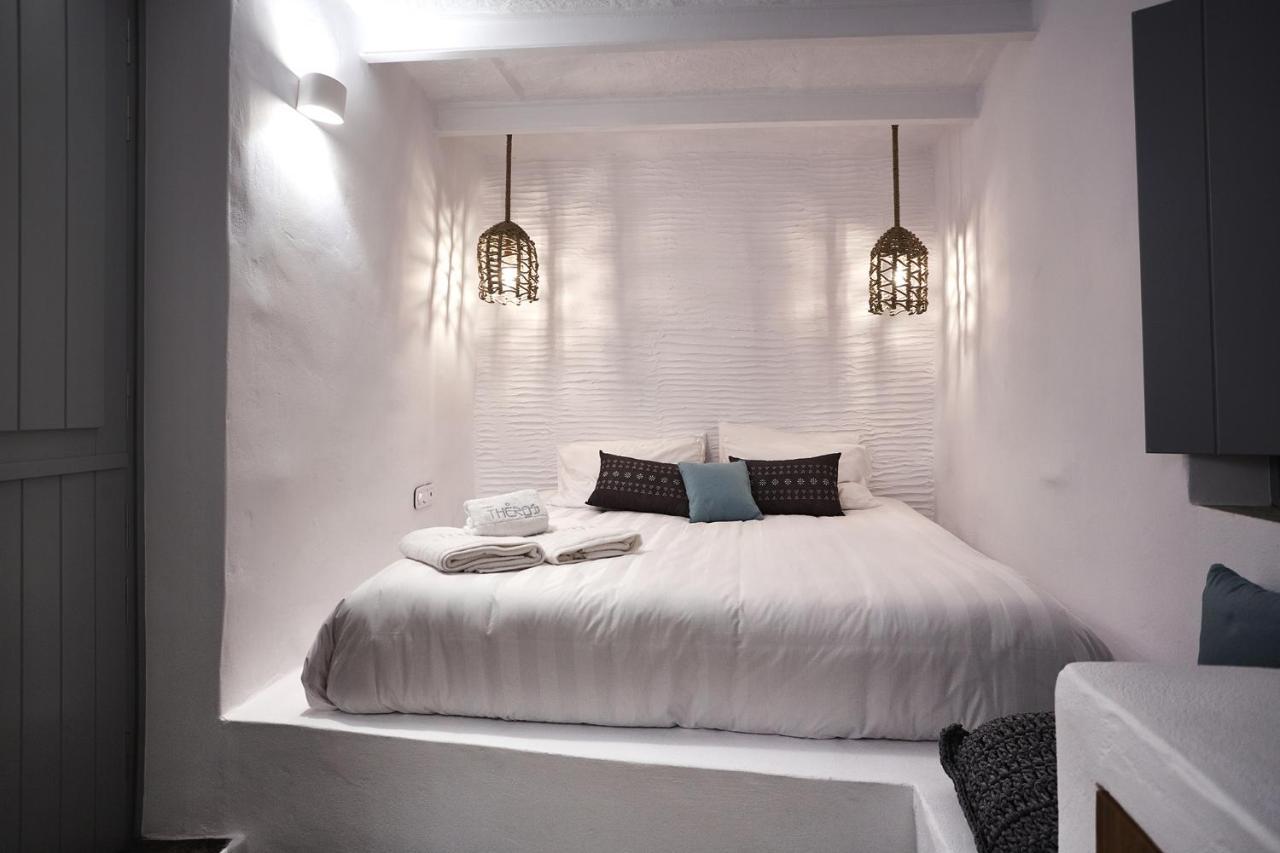 Living Theros Luxury Suites Kardhianí Dış mekan fotoğraf